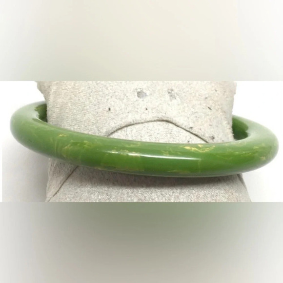BAKELITE Vintage 1940s Spinach Green/Creamed Corn Marbled Bracelet TESTED - Picture 3 of 5
